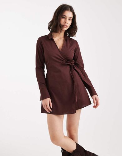 Robe portefeuille courte en popeline - Chocolat - Miss Selfridge - Modalova