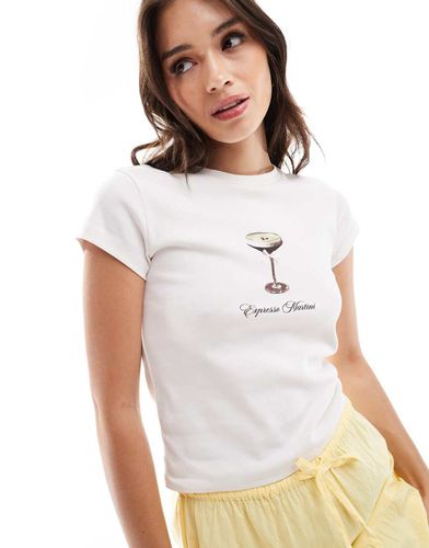 T-shirt effet rétréci à imprimé Espresso Martini - Miss Selfridge - Modalova