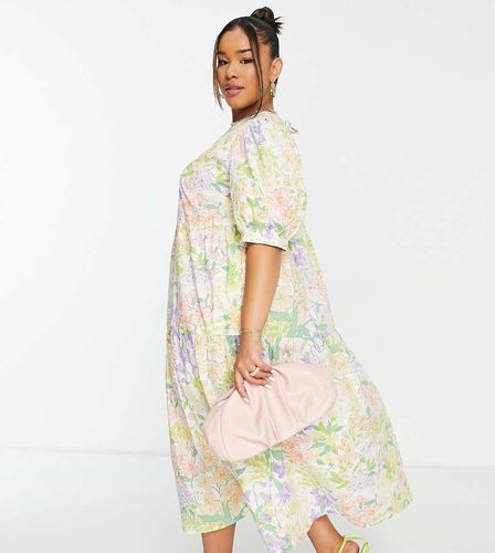 Rochelle - Robe à volants avec imprimé fleurs - Crème - Nobody's Child Plus - Modalova