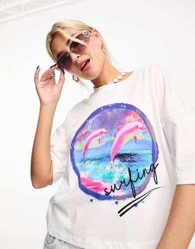 T-shirt coupe carrée à imprimé dauphin - Noisy May - Modalova