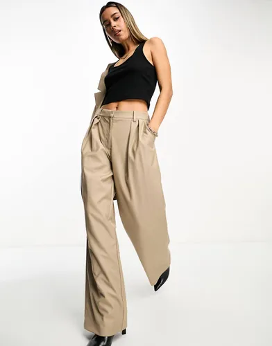 NA-KD - Pantalon d'ensemble plissé coupe ample - Beige - Nakd - Modalova