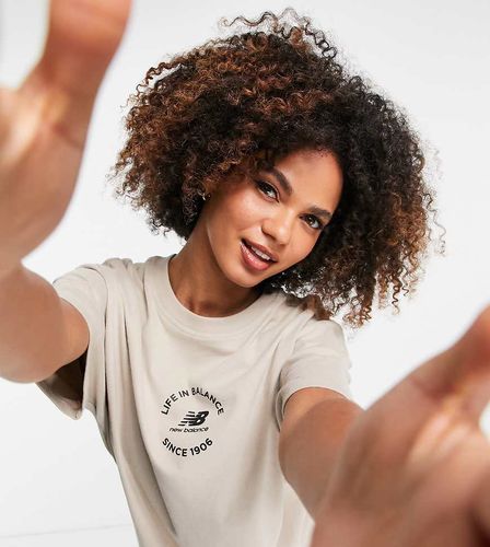 Life in Balance - T-shirt - Grège - New Balance - Modalova