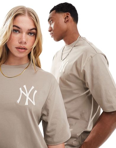 NY - T-shirt unisexe à logo - Taupe - New Era - Modalova