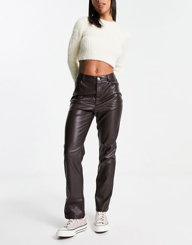 Pantalon droit en similicuir - New Look - Modalova