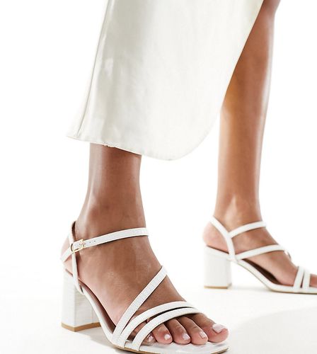Sandales à talon carré avec brides multiples - New Look Wide Fit - Modalova