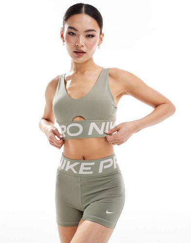 Pro - Indy - Brassière de sport à décolleté plongeant maintien modéré - Kaki - Nike Training - Modalova