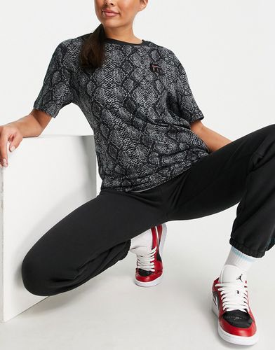 Fly AOP - T-shirt oversize à imprimé serpent - Gris foncé - Nike Basketball - Modalova