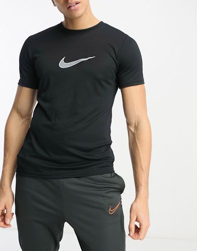 Academy - T-shirt en tissu Dri-FIT avec logo virgule - Noir - Nike Football - Modalova