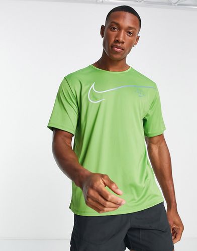 Run Division - Miler - T-shirt à logo virgule - Nike Running - Modalova