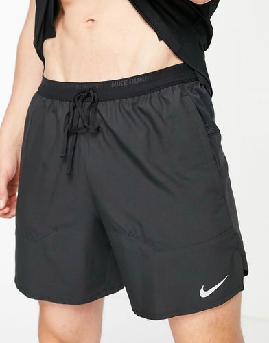 Stride - Short 2-en-1 en tissu Dri-FIT - Nike Running - Modalova