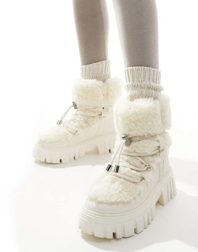 Bottes de neige à lacets et semelle chunky en fausse fourrure - Crème - South Beach - Modalova