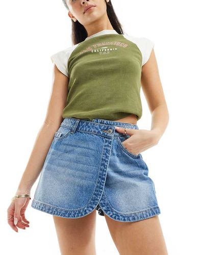 Jupe-short en jean à taille double - clair délavé - Stradivarius - Modalova