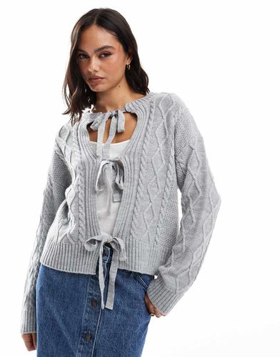 Pull noué derrière en maille torsadée - Stradivarius - Modalova