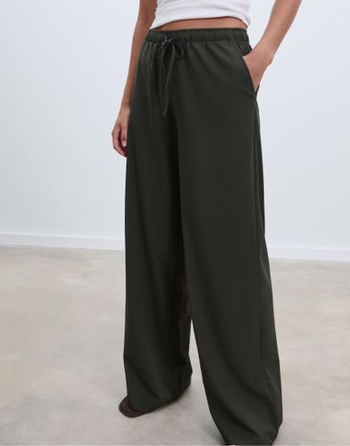 Pantalon long habill et fluide - Stradivarius - Modalova