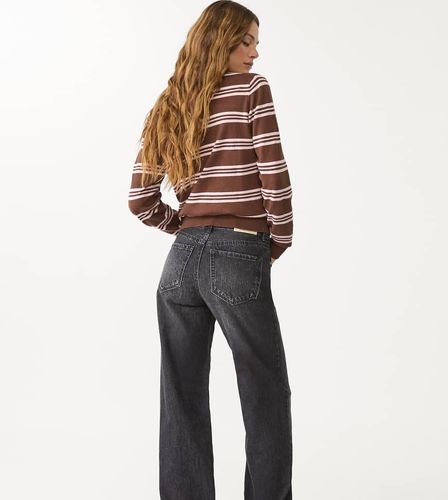 Petite - D92 - Jean droit ample - Noir dlav - Stradivarius - Modalova