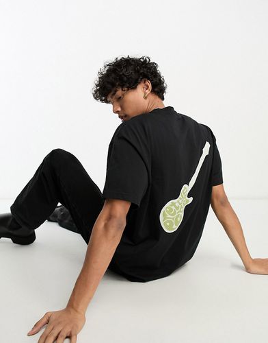 Zozo Guitar - T-shirt décontracté avec imprimé au dos - Noir - Pretty Green - Modalova