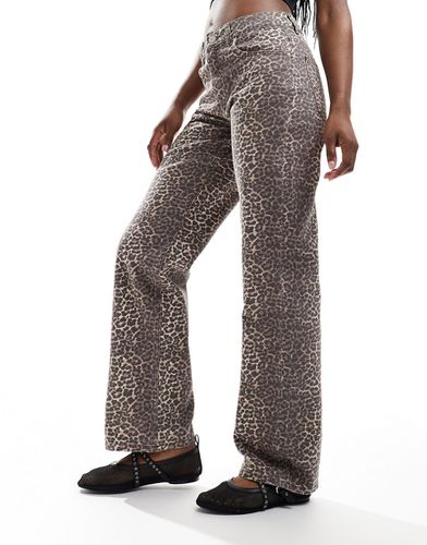 Jean ample à imprimé léopard - Marron - Pull & bear - Modalova