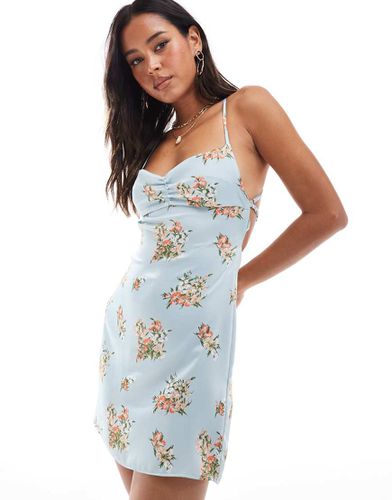 Robe courte satinée à dos découvert - Imprimé fleurs - Pull & bear - Modalova