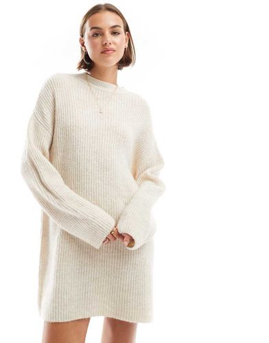 Robe pull courte en maille - Écru - Pull & bear - Modalova