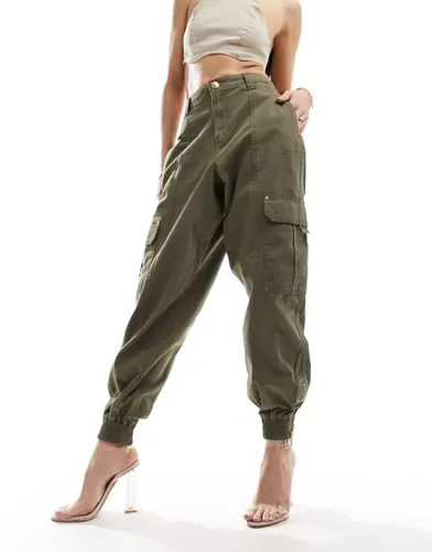 Pantalon cargo à ceinture resserré aux ourlets - Kaki - River Island - Modalova