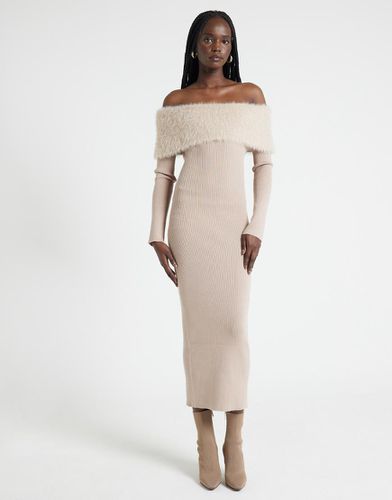 Robe mi-longue en maille avec encolure Bardot duveteuse - Vison - River Island - Modalova