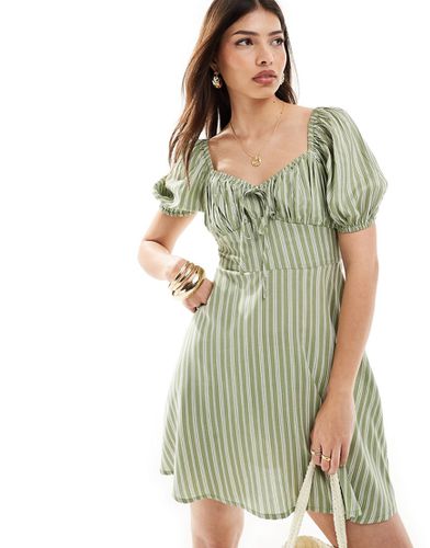 Robe courte en lin à rayures - Vert sauge - Wednesday's Girl - Modalova