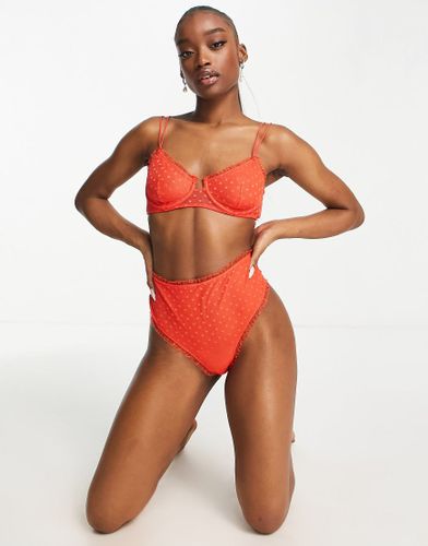 Jane - Culotte taille haute en plumetis avec bordure volantée - Wild Lovers - Modalova