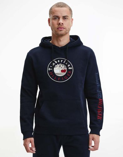 X Timberland - Collection capsule - Sweat à capuche à logo sur le devant et les manches - Bleu - Tommy Hilfiger - Modalova