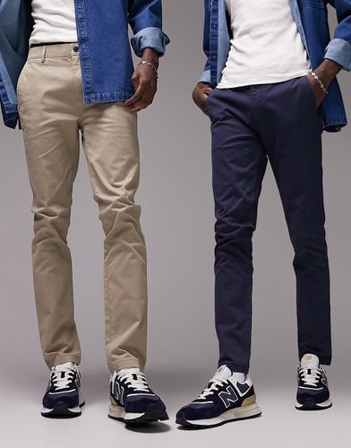 Lot de 2 pantalons chino ajustés - Bleu marine et taupe - Topman - Modalova