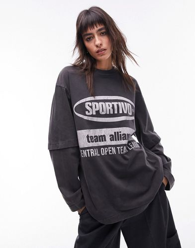 T-shirt double épaisseur style skateur à manches longues et à imprimé graphique Sportivo - Ardoise - Topshop - Modalova