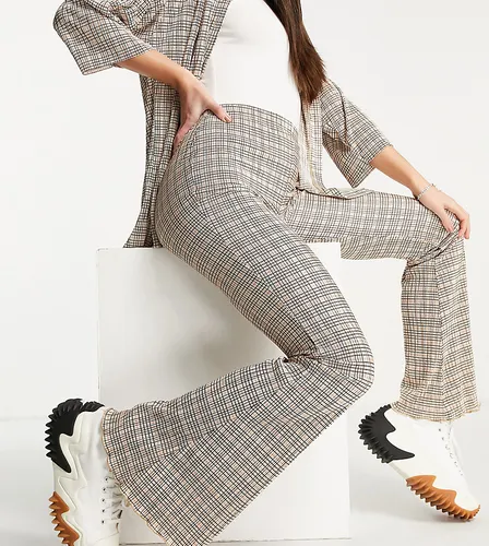 Pantalon évasé plissé à imprimé carreaux - Topshop Tall - Modalova