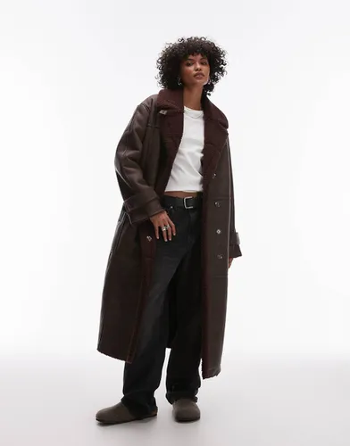 Blouson aviateur long imitation cuir et imitation peau de mouton - Bordeaux - Topshop - Modalova