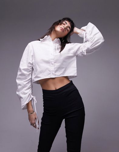 Chemise courte en popeline à manches froncées - Topshop - Modalova