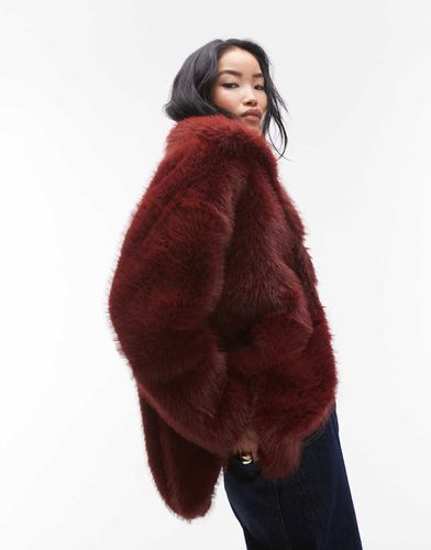 Manteau mi-long en fausse fourrure à col cheminée - Bordeaux - Topshop - Modalova