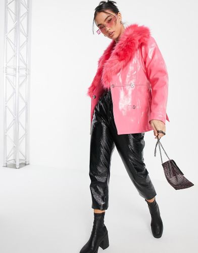 Manteau en PU à ceinture et bords en fausse fourrure - Topshop - Modalova