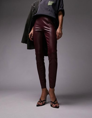 Pantalon skinny en similicuir - Bordeaux - Topshop - Modalova