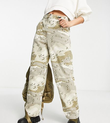 Pantalon droit fonctionnel à taille haute et imprimé camouflage - Kaki - Topshop Petite - Modalova