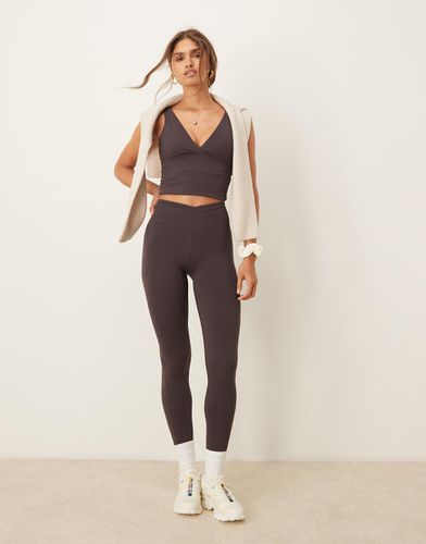 DayFlex - Legging à taille croisée - Marron - Tala - Modalova