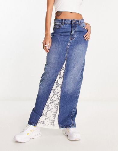 Jupe longue en jean style années 90 à empiècements en dentelle - Tammy Girl - Modalova