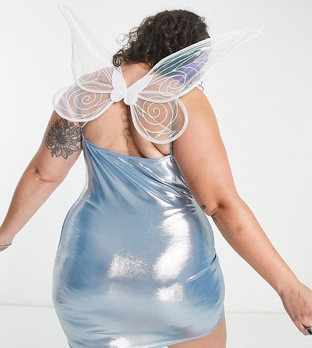 Tammy Girl Plus - Robe courte effet métallisé style Halloween à fines bretelles et ailes de fée - pastel - Tammy Girl Curve - Modalova