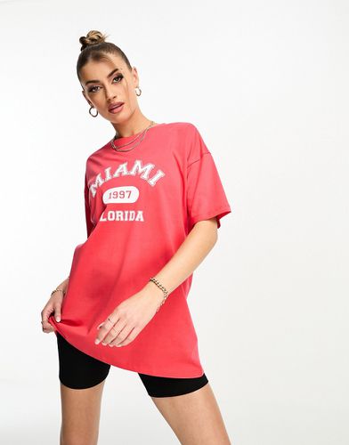 Ensemble short et t-shirt oversize à inscription Miami - Rouge - Threadbare - Modalova