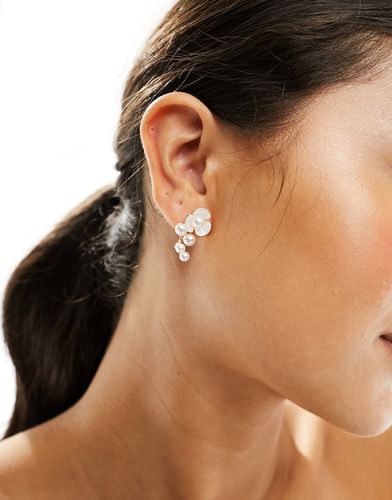 Boucles d'oreilles avec fleurs et perles effet dégradé - True Decadence - Modalova