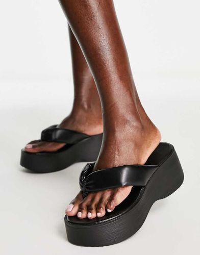 Sandales à talon avec entredoigt et plateforme oversize - Truffle Collection - Modalova