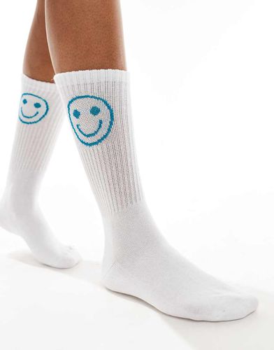 Chaussettes de sport côtelées à motif smiley - Vero Moda - Modalova