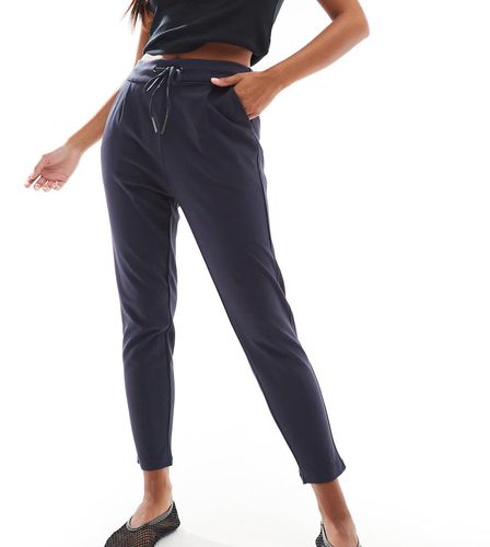 Pantalon en jersey avec liens à la taille - Vero Moda Petite - Modalova