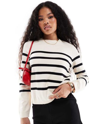 Pull ras de cou à rayures - Crème/noir - Vero Moda Petite - Modalova