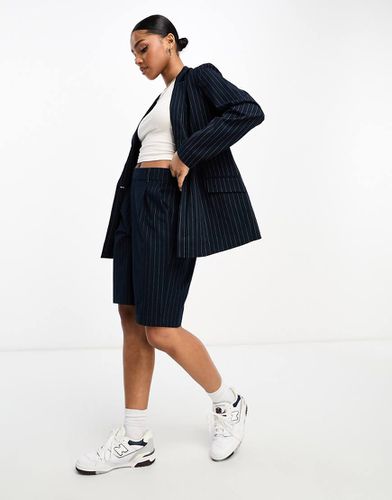 Short d'ensemble habillé à fines rayures - Vero Moda - Modalova