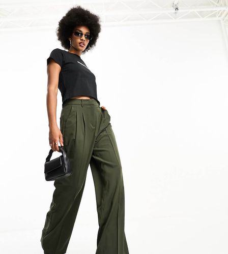 Pantalon large avec plis sur le devant - Kaki - Vero Moda Tall - Modalova