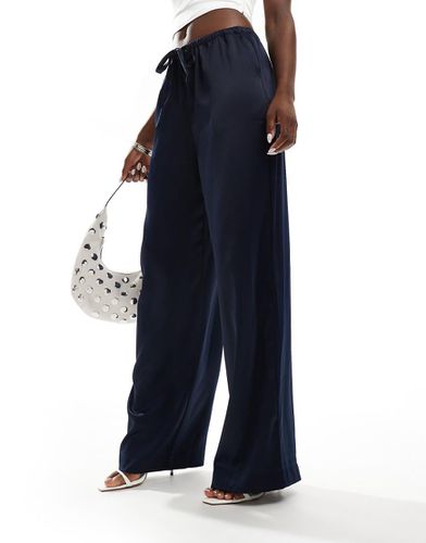 Pantalon ample à taille haute en satin - Yas - Modalova