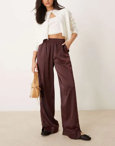 Pantalon large en satin - Bordeaux - Yas - Modalova